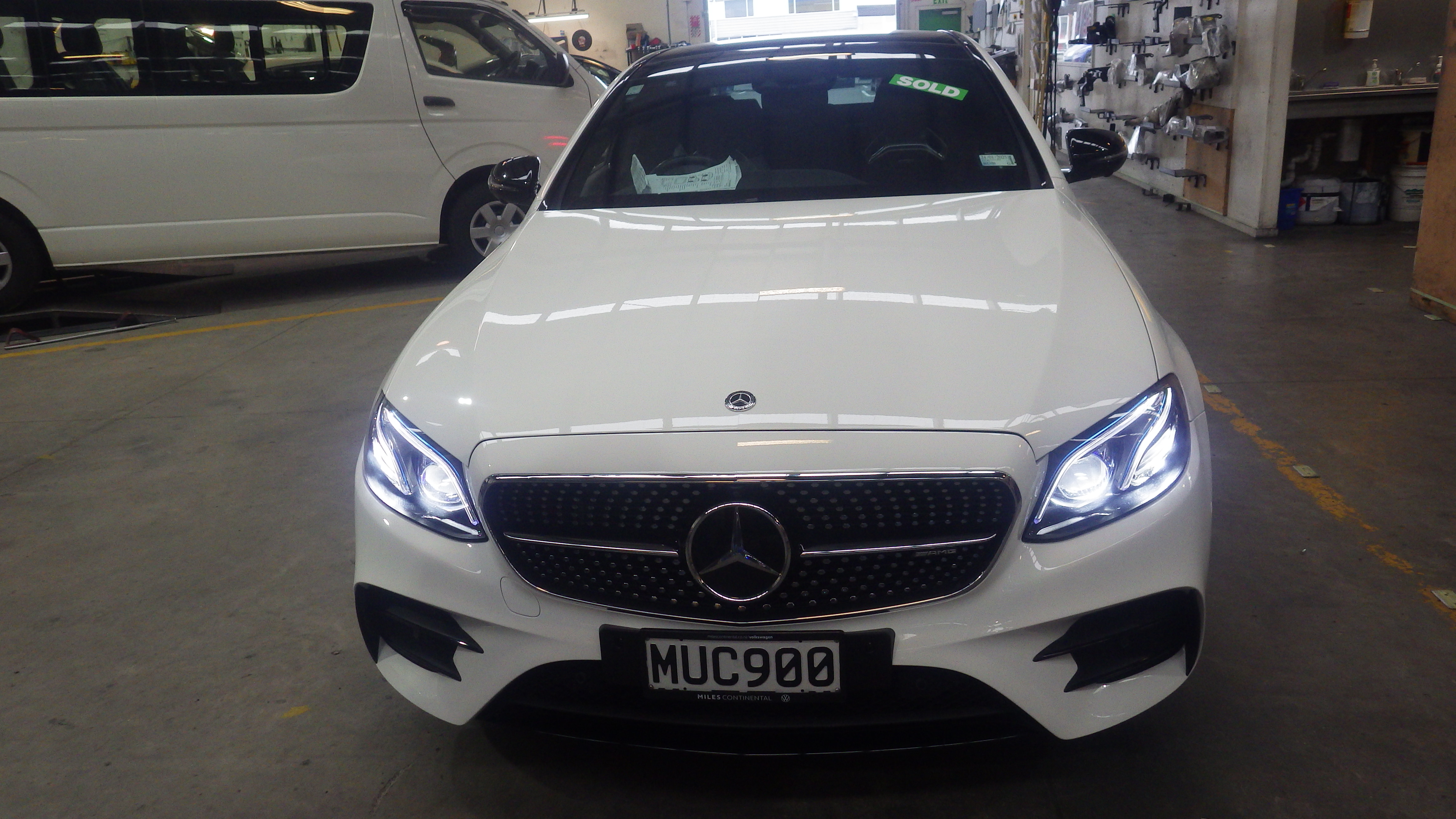 MERCEDES E-CLASS